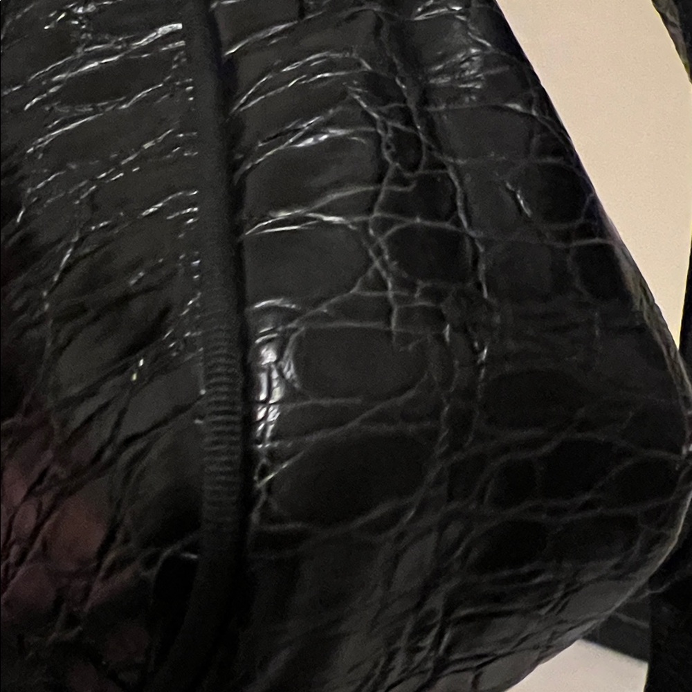 Salvatore Ferragamo Black Croc-Embossed Leather Crossbody with Gold Vara Buckle - Picture 7 of 13